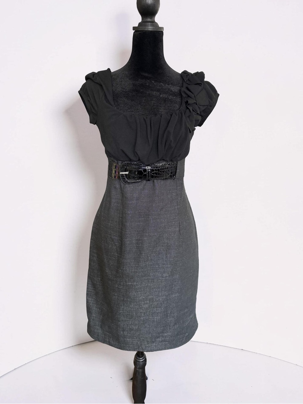 Iz Byer Black & Charcoal Two-Tone Cap Sleeve Sheath Dress with Belt